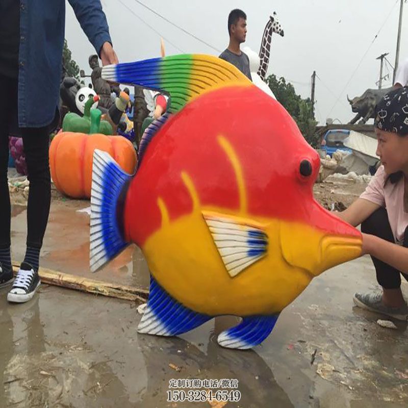 大型鱼雕塑 户外彩绘鱼雕塑摆放制作 广场玻璃钢鱼雕塑供求