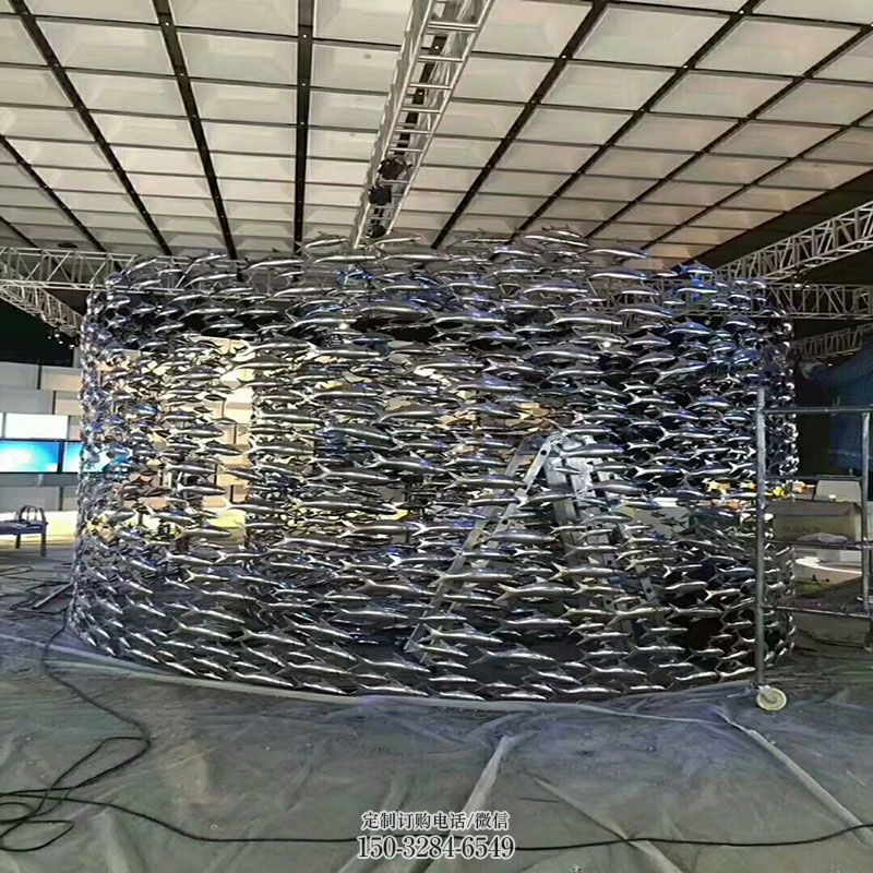 群鱼雕塑底座 鱼群雕塑主题定做 广场景观鱼雕塑供给