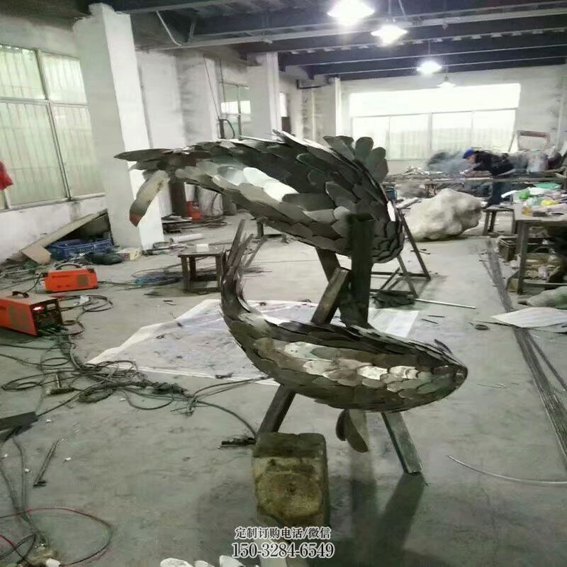 大型抽象鱼雕塑 户外鱼雕塑摆放制作 广场几何鱼雕塑供求