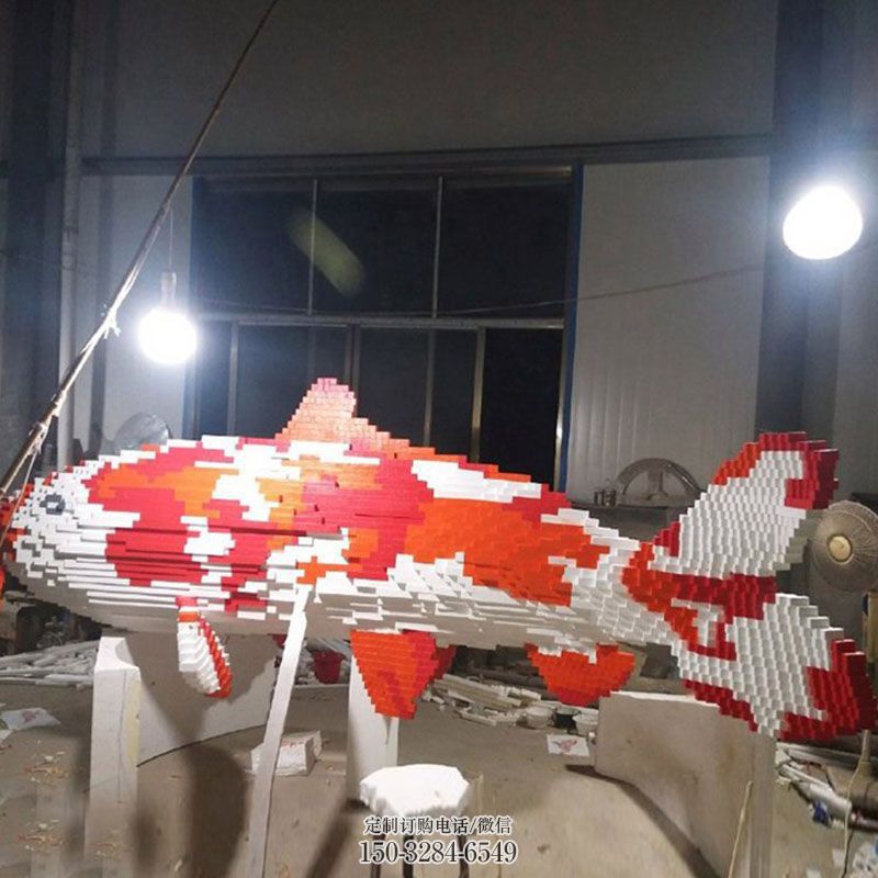 镜面抽象鱼雕塑 园林鱼雕塑摆件订做 城市广场几何鱼雕塑提供