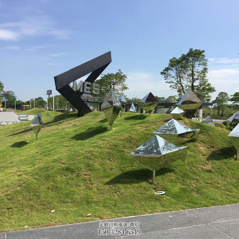 空间抽象鱼雕塑 户外鱼雕塑摆放精选 几何鱼雕塑工艺服务商